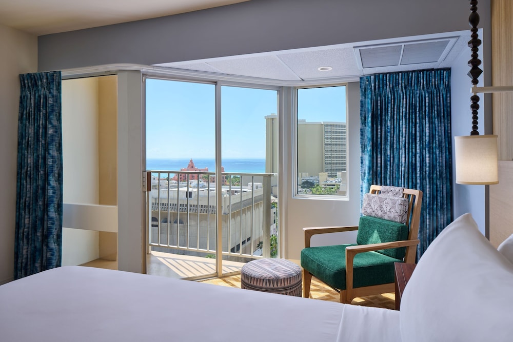 Waikiki Malia — Hotel rooms in Honolulu, Hawaii