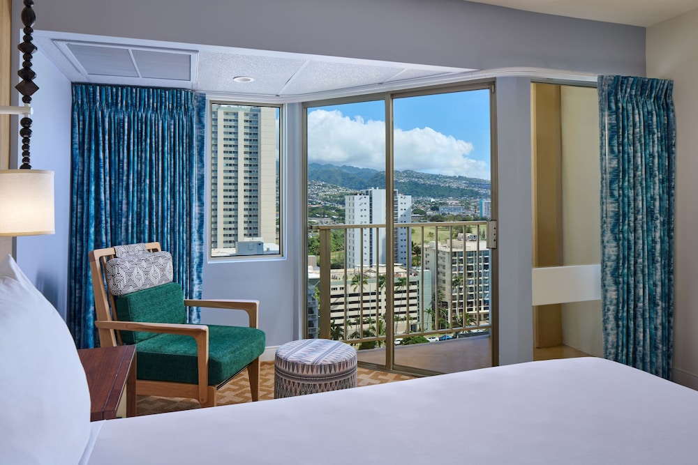 Waikiki Malia — Hotel rooms in Honolulu, Hawaii