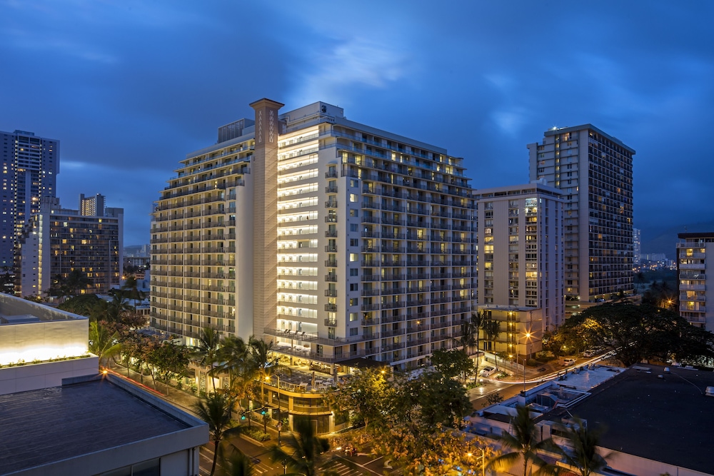 Hilton Garden Inn Waikiki Beach — Hotel building in Honolulu, Hawaii