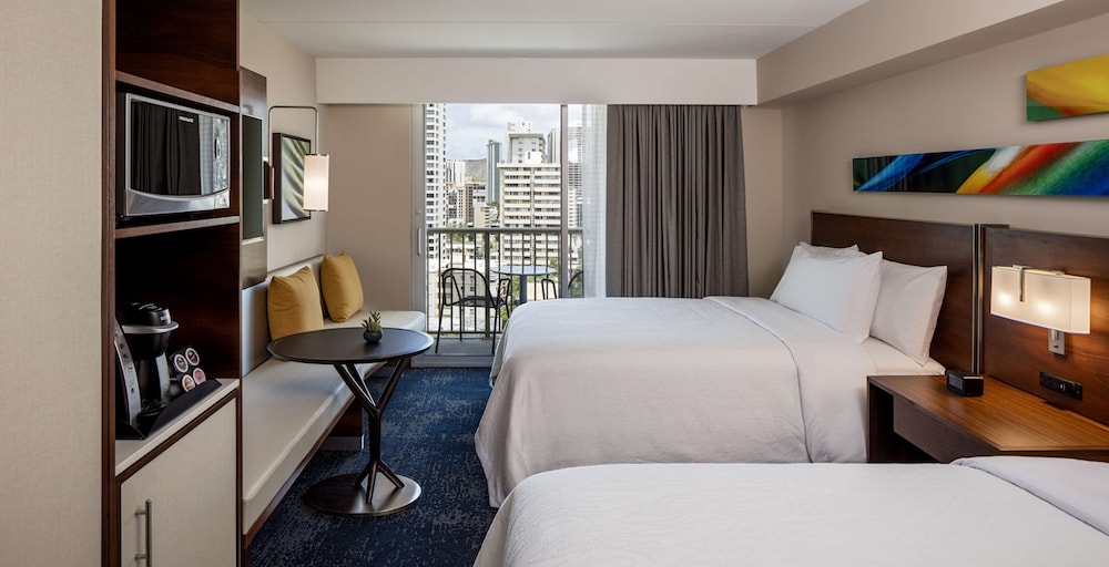 Hilton Garden Inn Waikiki Beach — Hotel rooms in Honolulu, Hawaii