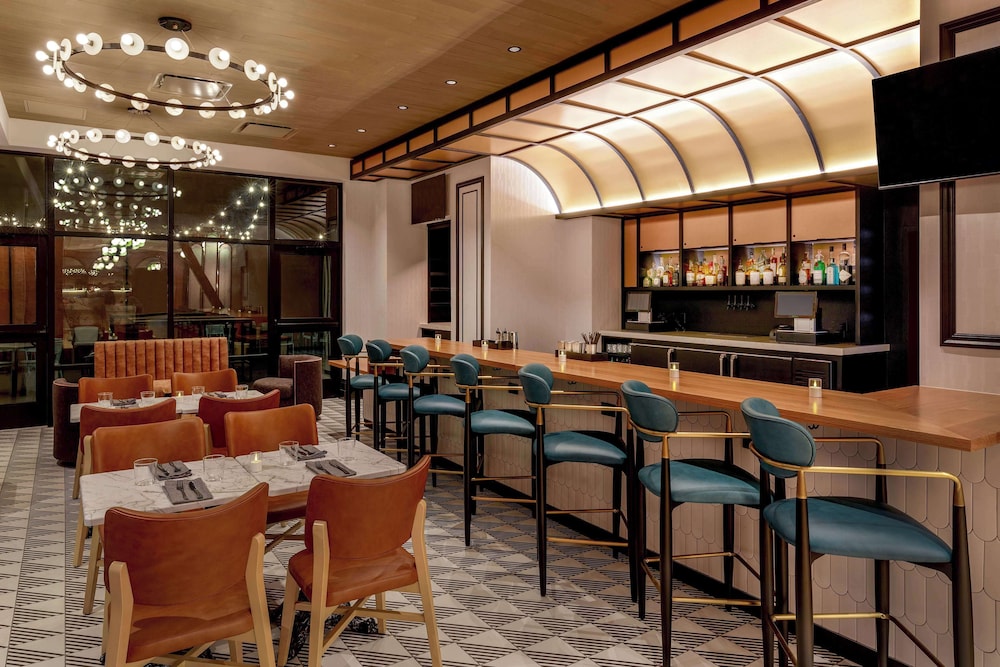 Pennyweight Hotel Boston, Curio Collection by Hilton — Restaurant & bars in Boston, Massachusetts