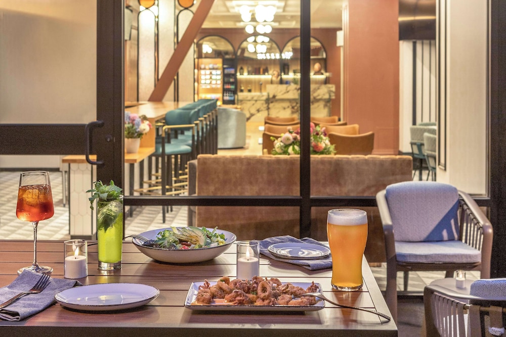 Pennyweight Hotel Boston, Curio Collection by Hilton — Restaurant & bars in Boston, Massachusetts