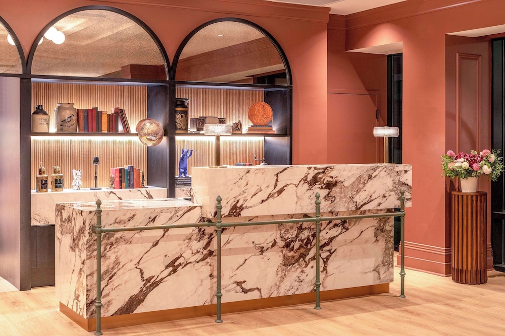 Pennyweight Hotel Boston, Curio Collection by Hilton — Restaurant & bars in Boston, Massachusetts