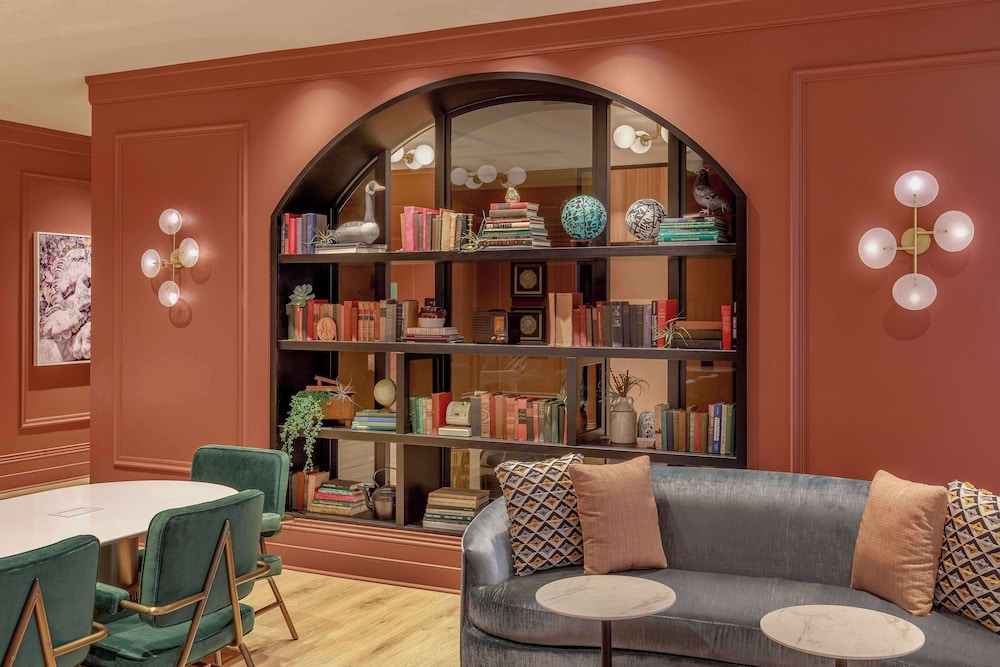Pennyweight Hotel Boston, Curio Collection by Hilton — Restaurant & bars in Boston, Massachusetts