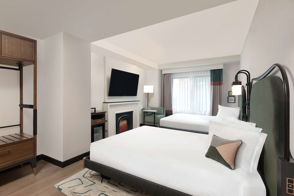 Pennyweight Hotel Boston, Curio Collection by Hilton — Hotel rooms in Boston, Massachusetts