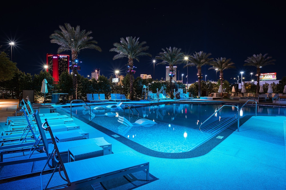 Palace Station Hotel and Casino — Swimming pool in Las Vegas, Nevada