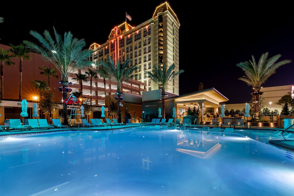 Palace Station Hotel and Casino — Swimming pool in Las Vegas, Nevada