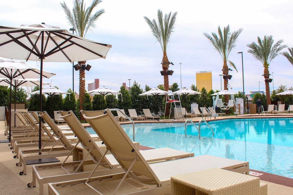 Palace Station Hotel and Casino — Swimming pool in Las Vegas, Nevada