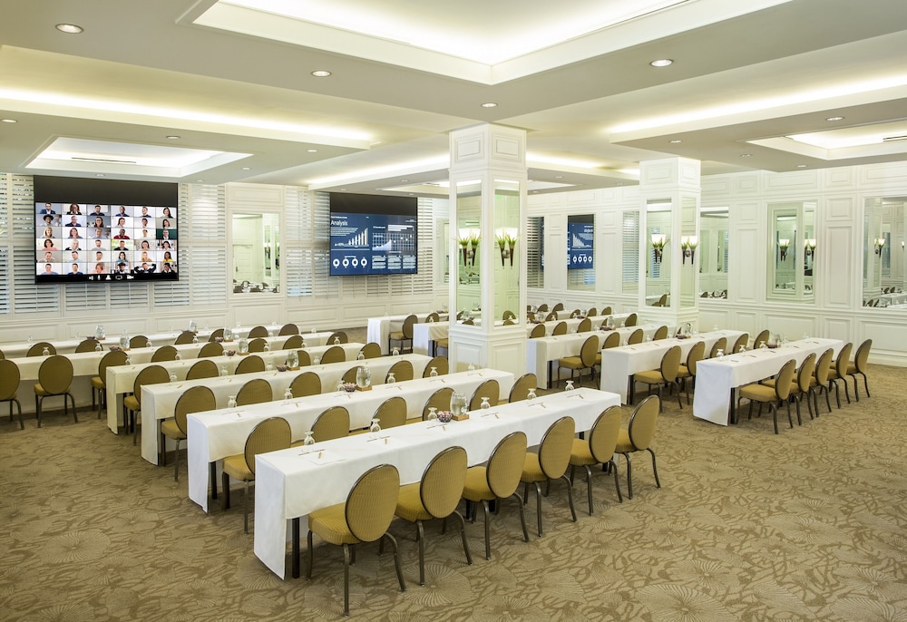 The Palms Hotel & Spa — Hotel building in Miami, Florida