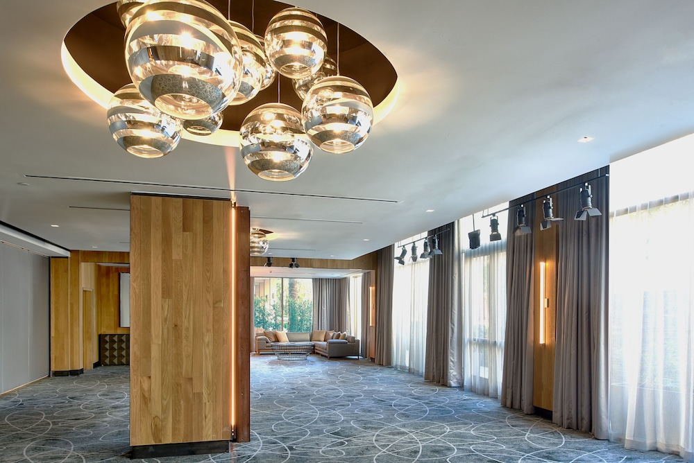 Kimpton Hotel Palomar Los Angeles Beverly Hills by IHG — Restaurant & bars in Los Angeles, California