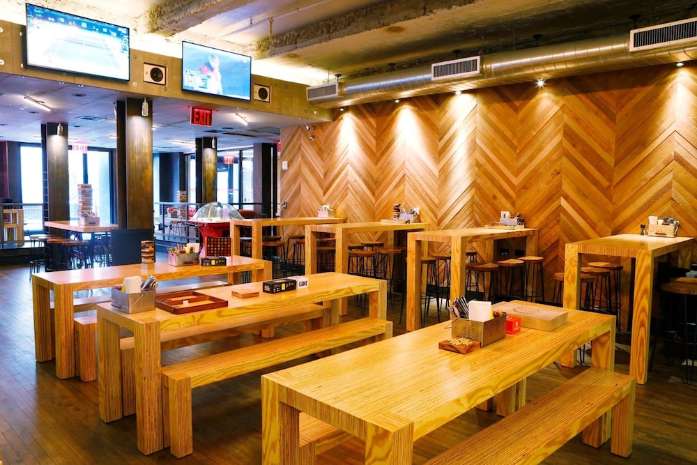 Pod 51 — Restaurant & bars in New York City, New York State