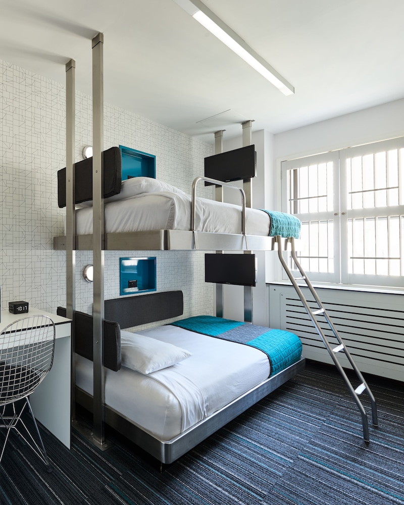 Pod 51 — Hotel rooms in New York City, New York State