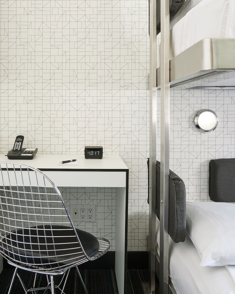 Pod 51 — Hotel rooms in New York City, New York State