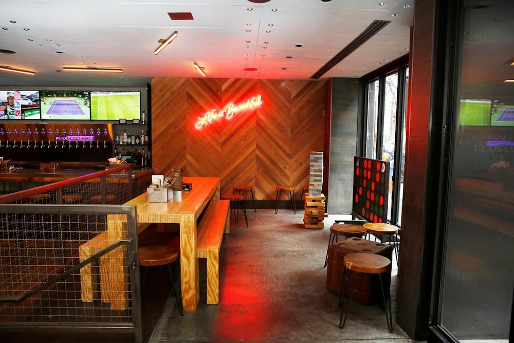 Pod 51 — Restaurant & bars in New York City, New York State