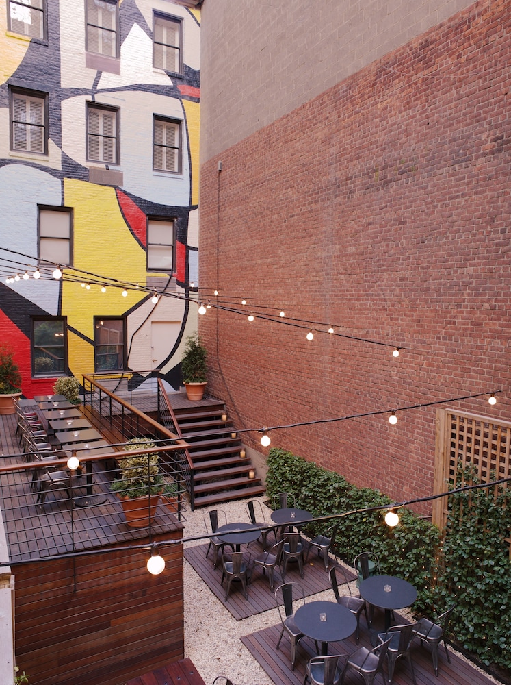 Pod 51 — Restaurant & bars in New York City, New York State