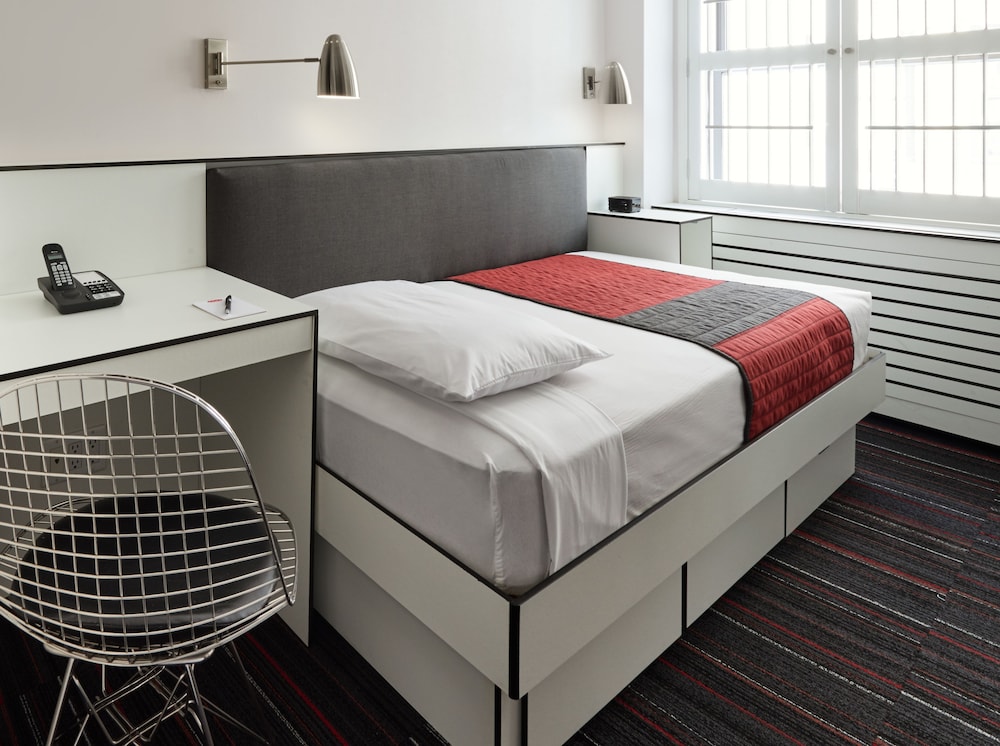 Pod 51 — Hotel rooms in New York City, New York State
