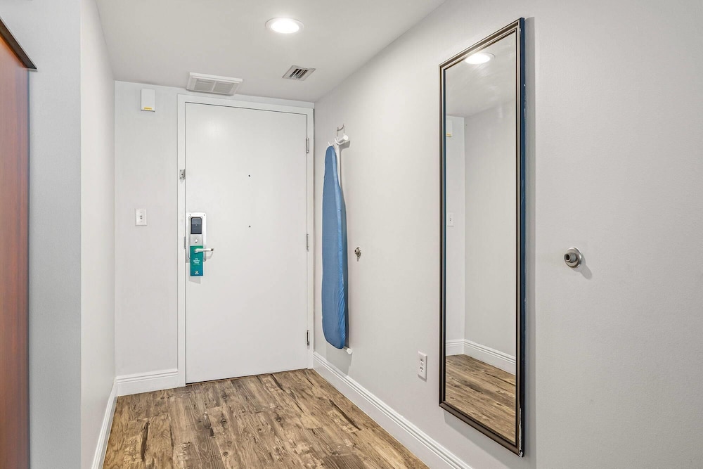 Quality Inn & Suites Tampa near Fairgrounds and Casino — Hotel rooms in Tampa, Florida