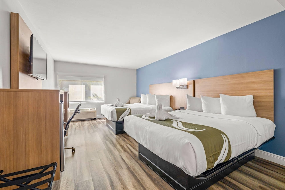 Quality Inn & Suites Tampa near Fairgrounds and Casino — Hotel rooms in Tampa, Florida