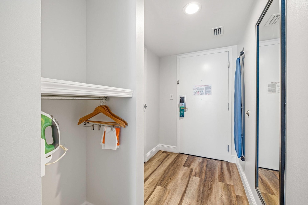Quality Inn & Suites Tampa near Fairgrounds and Casino — Hotel rooms in Tampa, Florida
