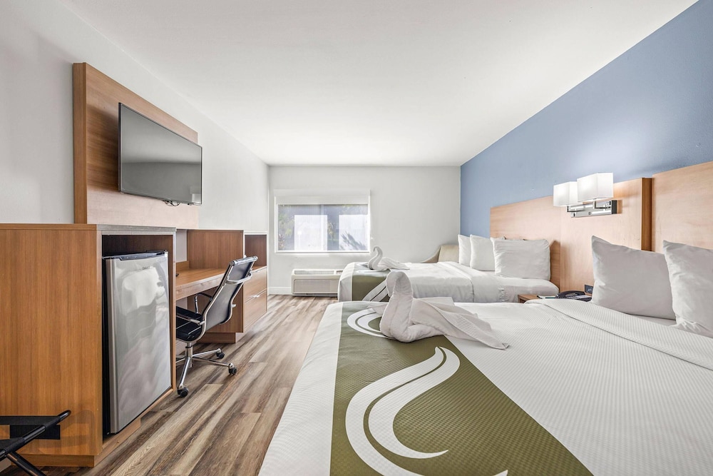 Quality Inn & Suites Tampa near Fairgrounds and Casino — Hotel rooms in Tampa, Florida