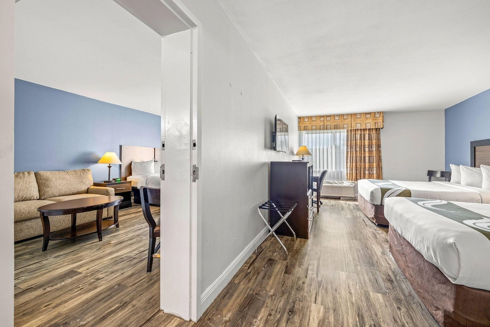 Quality Inn & Suites Tampa near Fairgrounds and Casino — Hotel rooms in Tampa, Florida