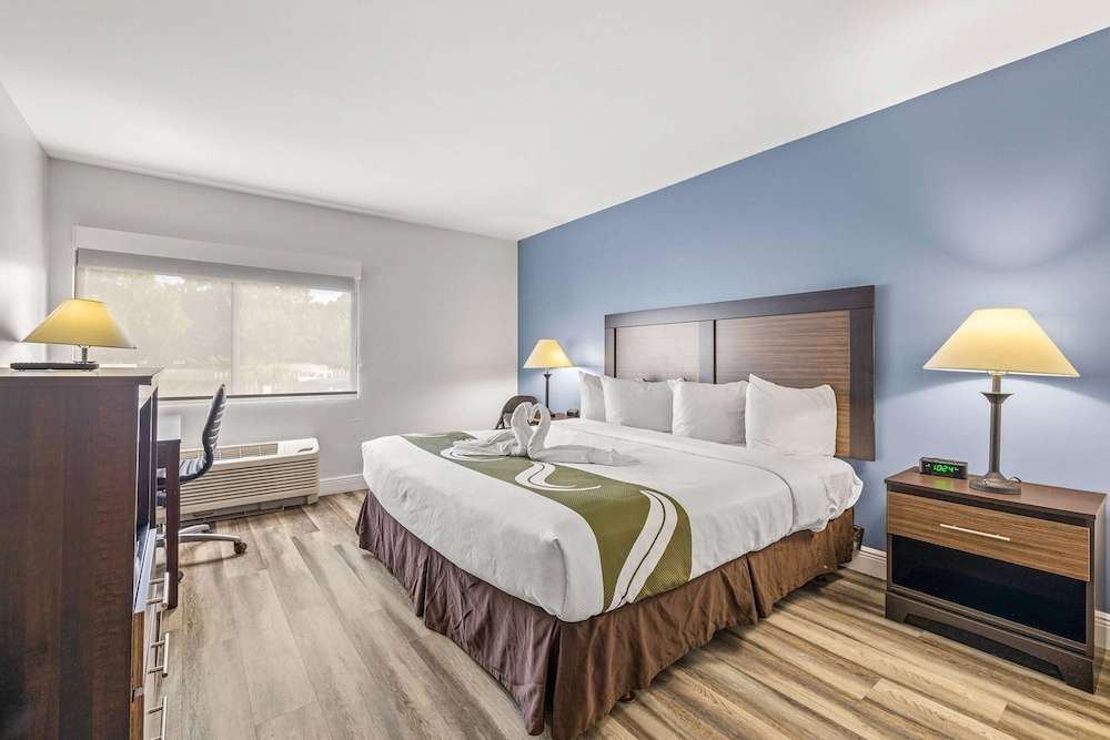Quality Inn & Suites Tampa near Fairgrounds and Casino — Hotel rooms in Tampa, Florida