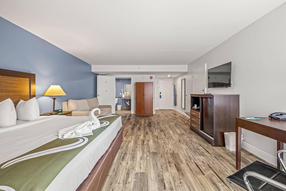 Quality Inn & Suites Tampa near Fairgrounds and Casino — Hotel rooms in Tampa, Florida