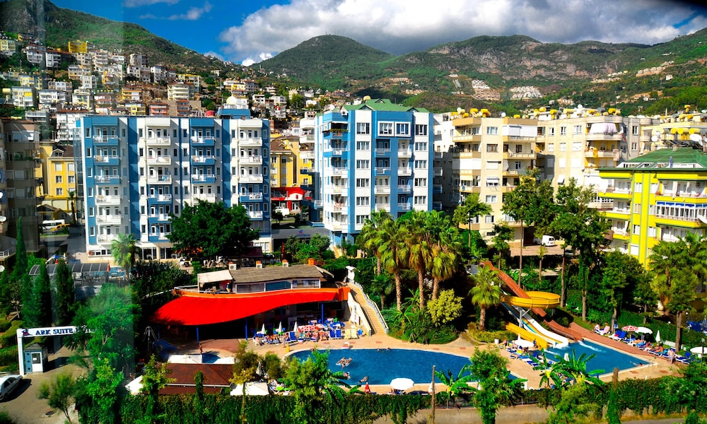 Ark Suite Hotel — Swimming pool in Alanya