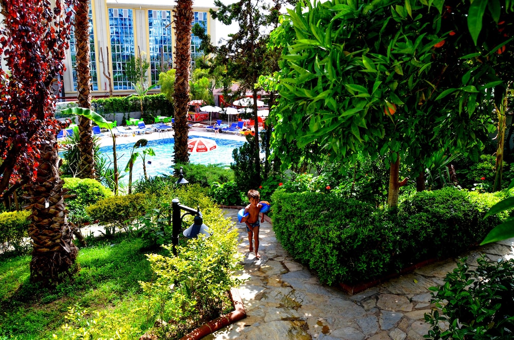 Ark Suite Hotel — Swimming pool in Alanya
