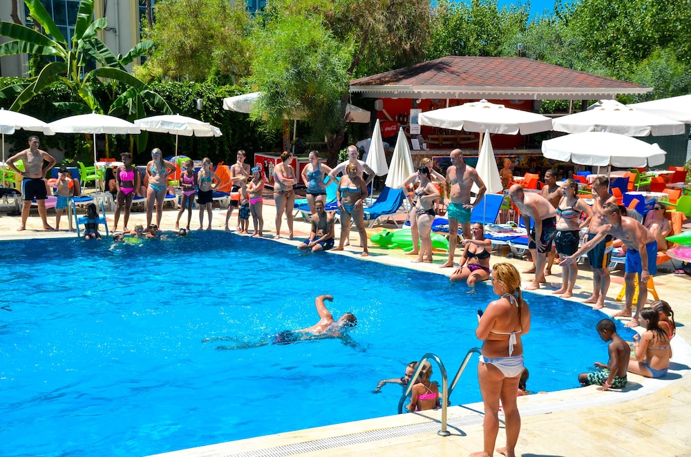 Ark Suite Hotel — Swimming pool in Alanya