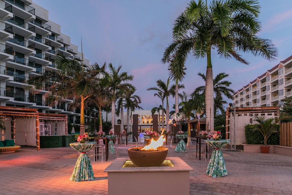 Marriott Aruba Resort & Stellaris Casino — Restaurant & bars in Noord, Aruba
