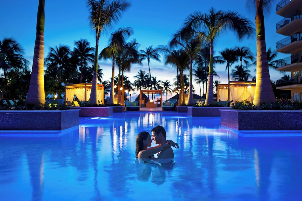 Marriott Aruba Resort & Stellaris Casino — Swimming pool in Noord, Aruba