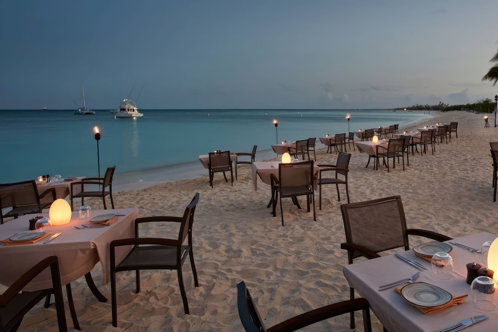Marriott Aruba Resort & Stellaris Casino — Restaurant & bars in Noord, Aruba