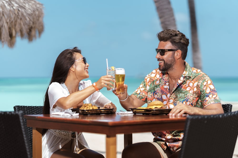 Holiday Inn Resort Aruba - Beach Resort & Casino by IHG — Restaurant & bars in Noord, Aruba