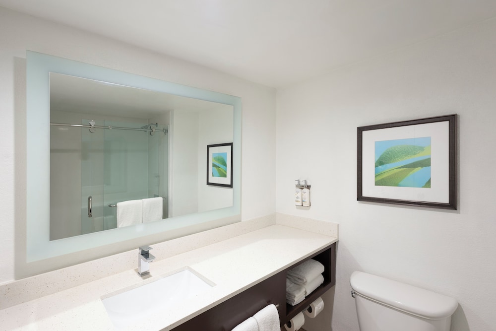 Holiday Inn Resort Aruba - Beach Resort & Casino by IHG — Hotel rooms in Noord, Aruba