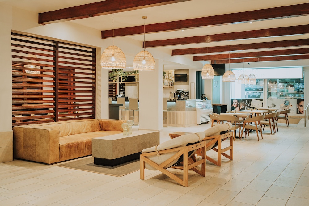 Holiday Inn Resort Aruba - Beach Resort & Casino by IHG — Restaurant & bars in Noord, Aruba
