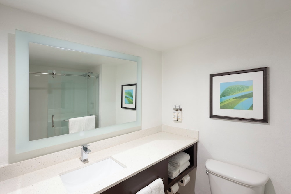 Holiday Inn Resort Aruba - Beach Resort & Casino by IHG — Hotel rooms in Noord, Aruba