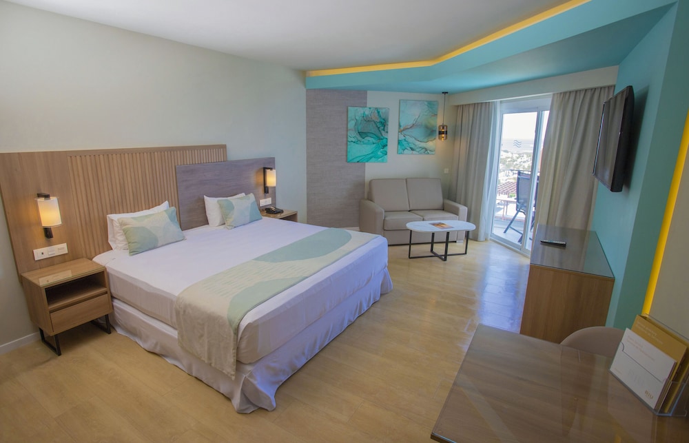 Hotel Riu Palace Antillas - Adults Only - All Inclusive — Hotel rooms in Noord, Aruba