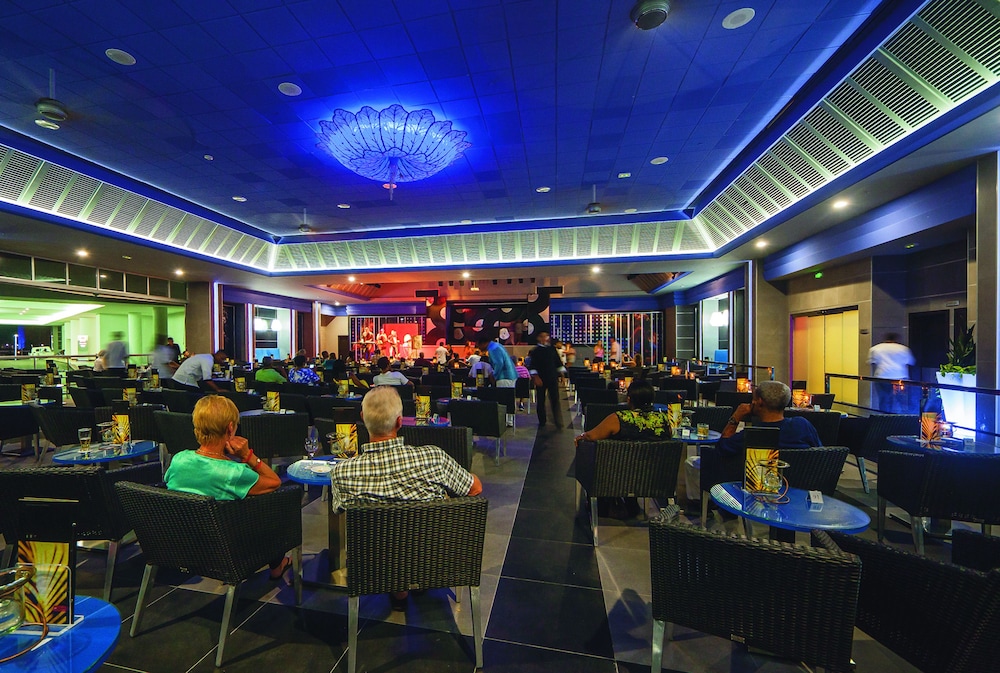 Hotel Riu Palace Antillas - Adults Only - All Inclusive — Restaurant & bars in Noord, Aruba