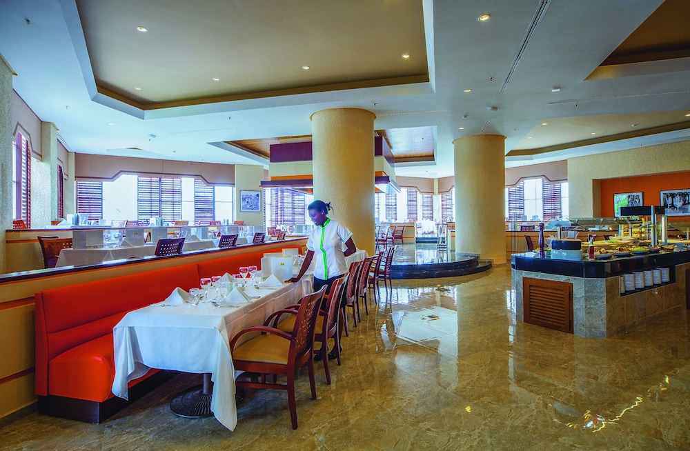 Hotel Riu Palace Antillas - Adults Only - All Inclusive — Restaurant & bars in Noord, Aruba