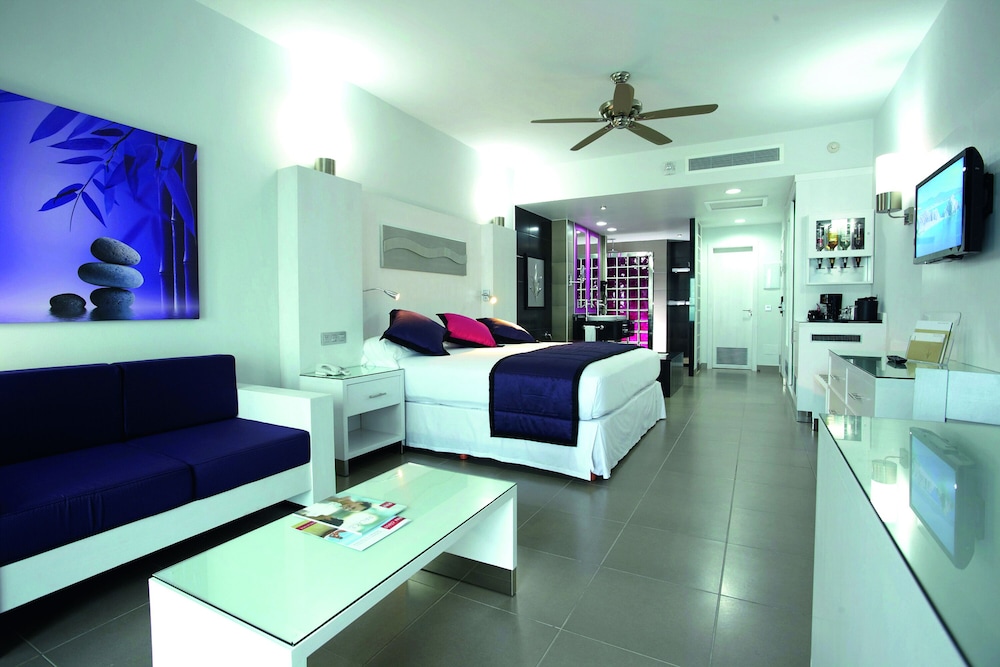 Hotel Riu Palace Antillas - Adults Only - All Inclusive — Hotel rooms in Noord, Aruba