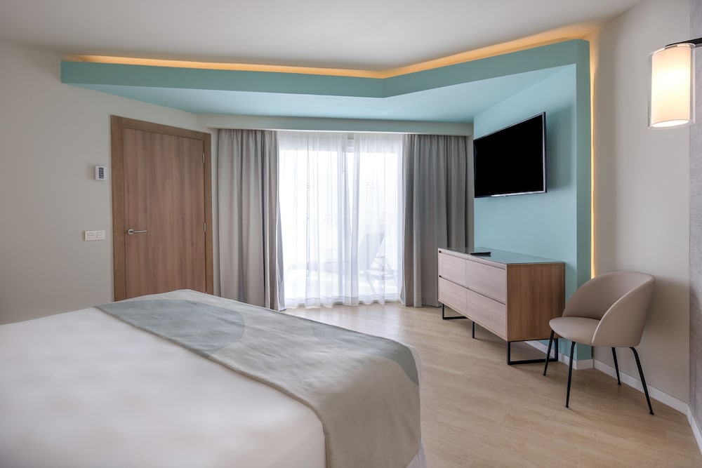 Hotel Riu Palace Antillas - Adults Only - All Inclusive — Hotel rooms in Noord, Aruba
