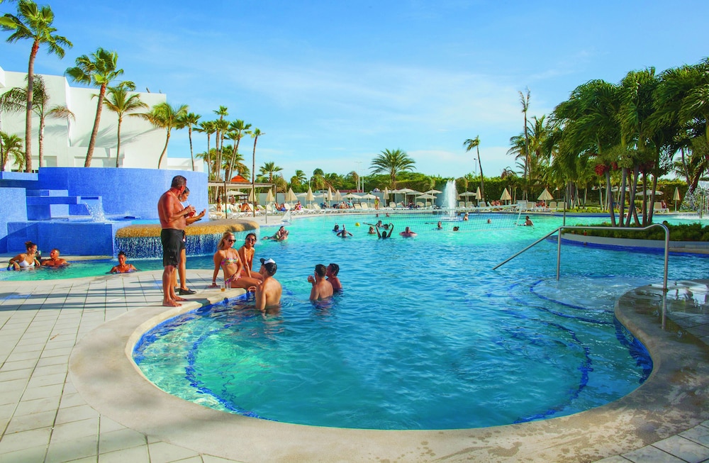 Hotel Riu Palace Antillas - Adults Only - All Inclusive — Swimming pool in Noord, Aruba
