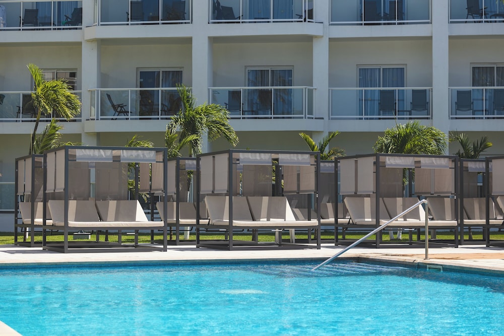 Hotel Riu Palace Antillas - Adults Only - All Inclusive — Swimming pool in Noord, Aruba