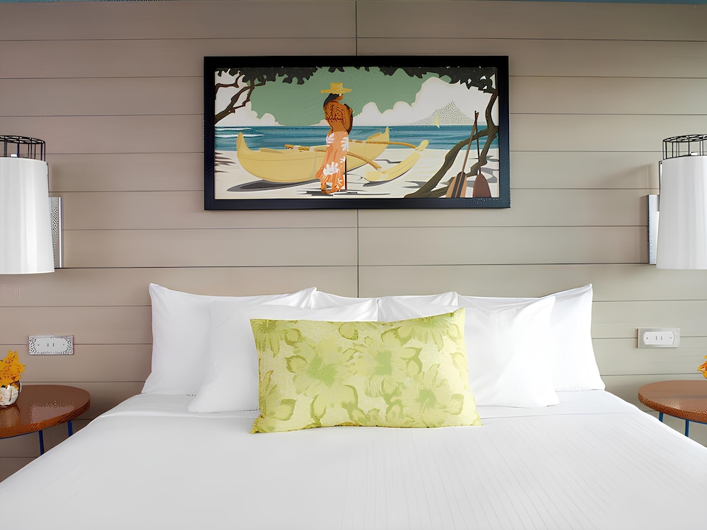 Queen Kapiolani Hotel — Hotel rooms in Honolulu, Hawaii