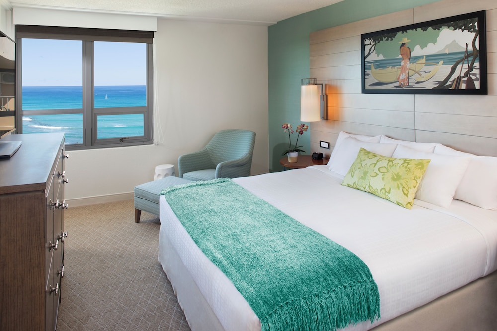 Queen Kapiolani Hotel — Hotel rooms in Honolulu, Hawaii