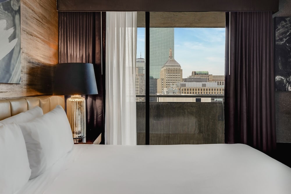 Revere Hotel Boston Common — Hotel rooms in Boston, Massachusetts