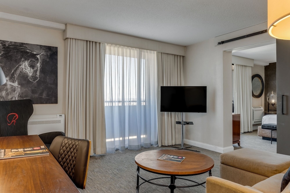Revere Hotel Boston Common — Hotel rooms in Boston, Massachusetts