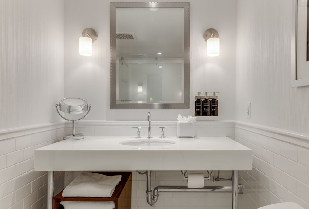 Revere Hotel Boston Common — Hotel rooms in Boston, Massachusetts