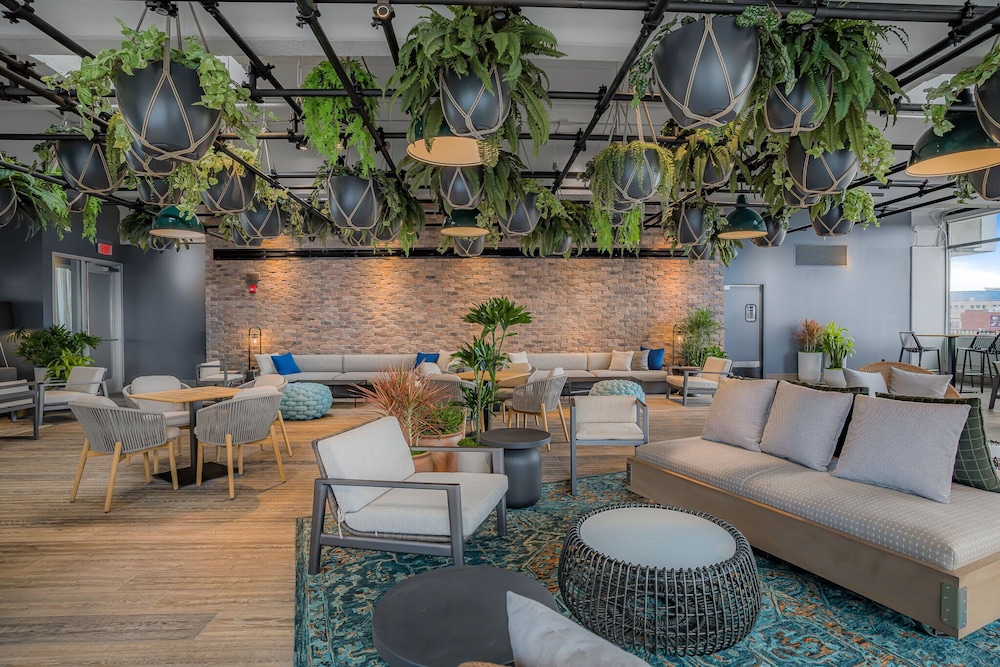Revere Hotel Boston Common — Restaurant & bars in Boston, Massachusetts
